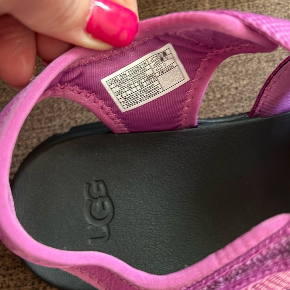 New UGG Ashton Multistrap Chunky Sandals Girls Size 4 (Youth) in Pink - Picture 11 of 14